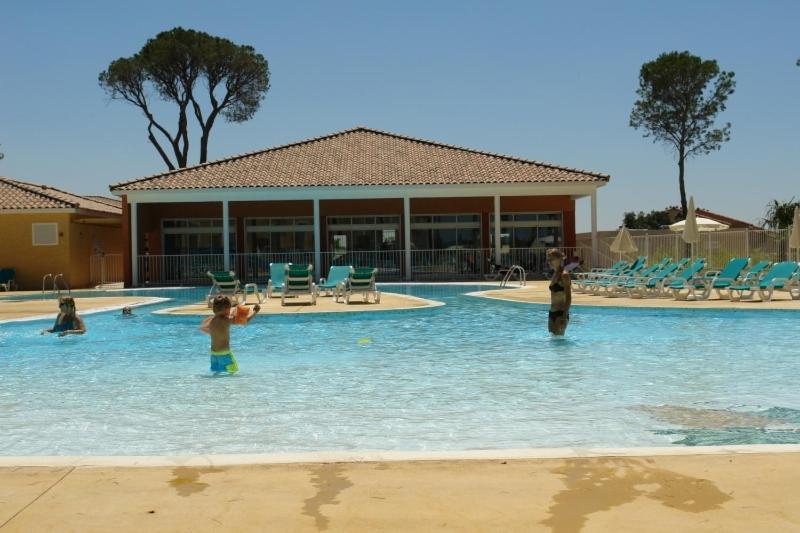 Maison Climatisee Avec Piscine Chauffee Кальвисон Экстерьер фото